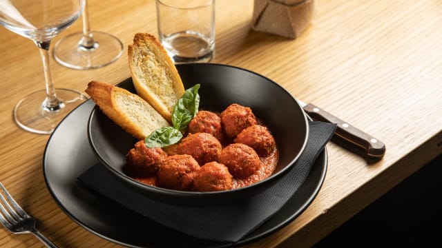 Polpette al sugo - White Stone