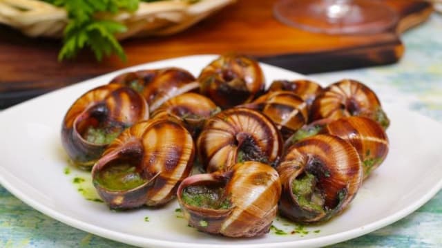 ESCARGOT DE BOURGOGNE - Hugo, Paris