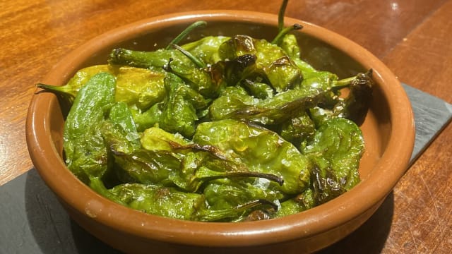 Pimientos del Padrón. Unos Pican y Otros Non - El Ponientazo, Madrid