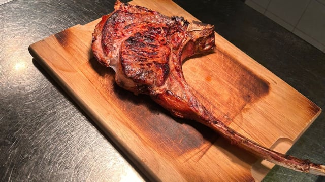 Tomahawk (environ 1,5kg pour 2 personnes) (pp) - Le Cadre Royal