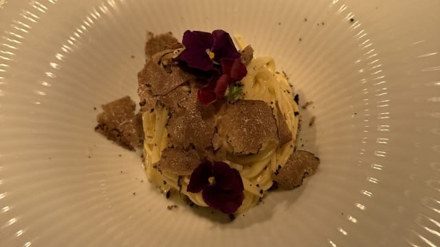 Tagliolini à la truffe d’été - Le Cadre Royal