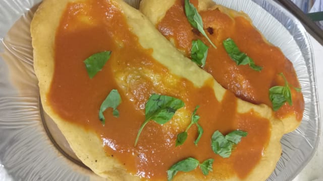 Pizzetta fritta al pomodoro  - La cucina di Serena