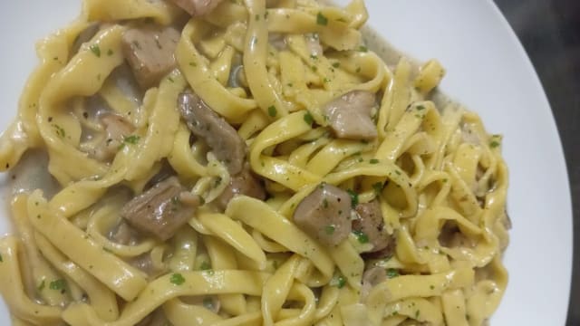 Fettuccine fatte a mano con i funghi porcini - La cucina di Serena, Rome