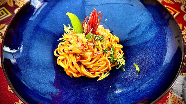 Spaghetto aglio, olio e peperoncino e crudo di gambero rosso - Antica Osteria San Pietro 1850