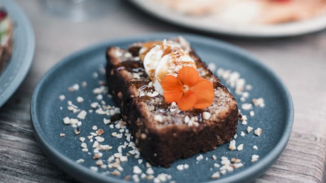 Banana bread à la noisette  - Long Story, Versailles