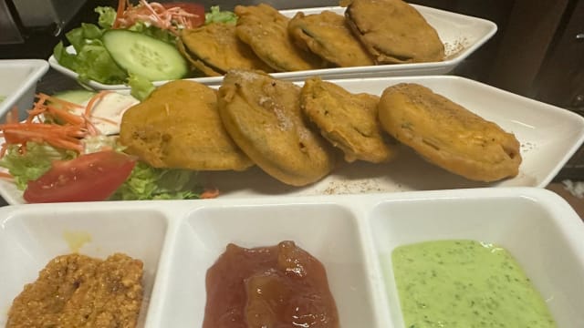 Brinjal pakoras - Le Darshana, Geneva