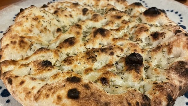 Focaccia o pagnottello - Farina Food & Drink Tuscolana, Rome