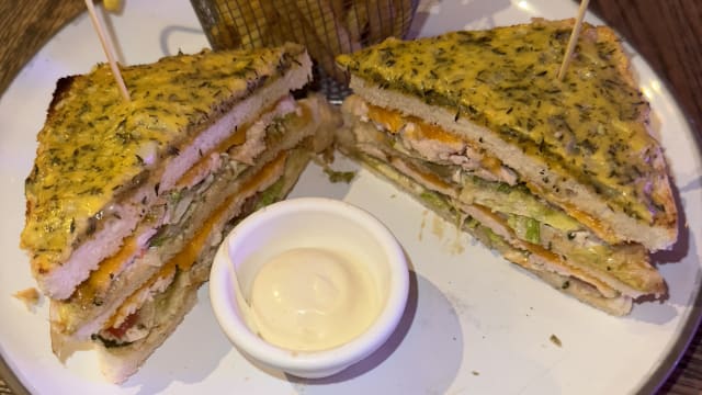 Chicken or vegetarian club sandwich with French fries.  - Côté Saint-Germain, Paris