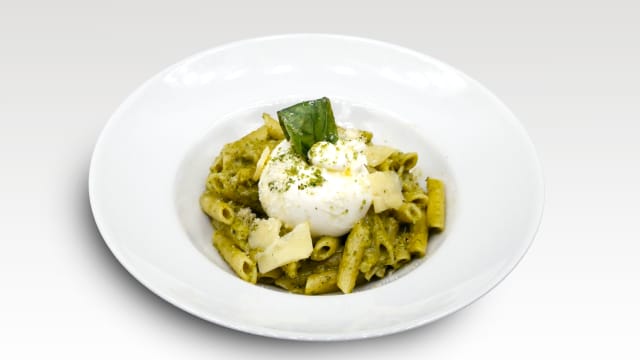 Pesto Burrata: Pesto verde, burrata, parmesan. - OH' 102, Paris