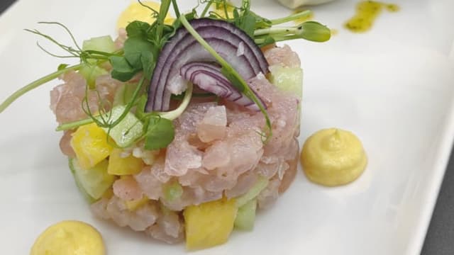 Tartare de marlin fumé, ananas et concombre - Astra Hotel / Brasserie Historique La Coupole 1912