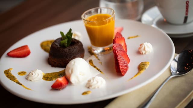 Coulant au chocolat valrhona  - Le Chef Genève, Meyrin