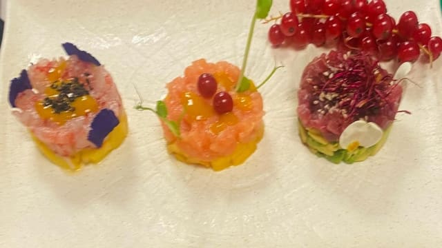 Trittico di tartare su brunoise di frutta esotica - Il Perlanera, Bergamo