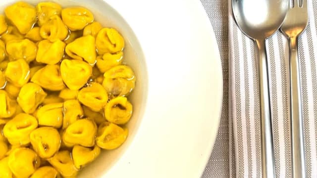 Tortellini in Brodo di Cappone/ in Crema di Parmigiano - Latteria 21