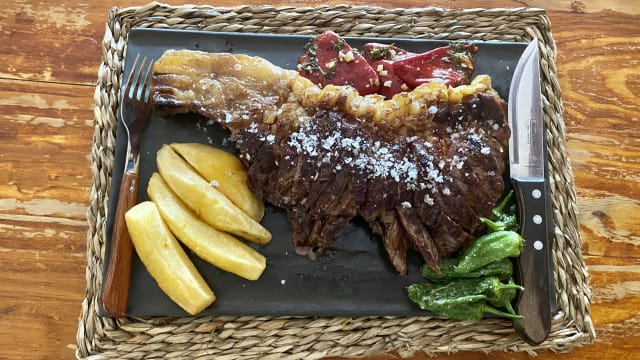 Premium Chuleton De Vaca Vieja Gallega Madurada - Finca Equilibrium, Torrelaguna