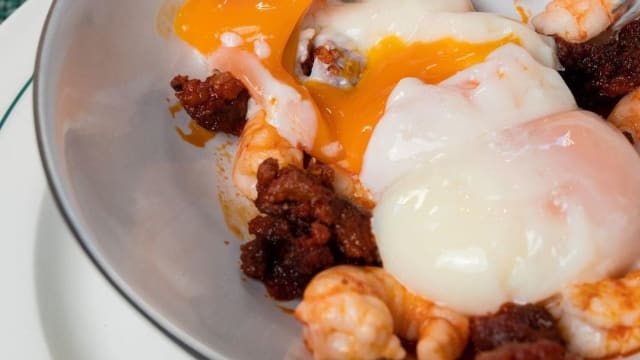 Huevos con... - Vino y Se Quedó