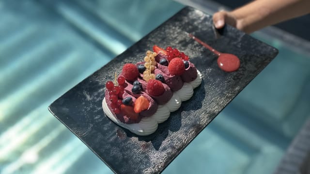 La pavlova aux fruits rouges (a partager, ... ou pas)  - La Villa Duflot, Perpignan