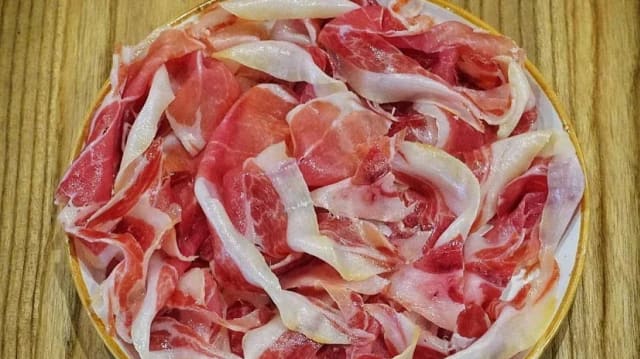 Paletilla de jamon iberico - Típico Taberna Moderna