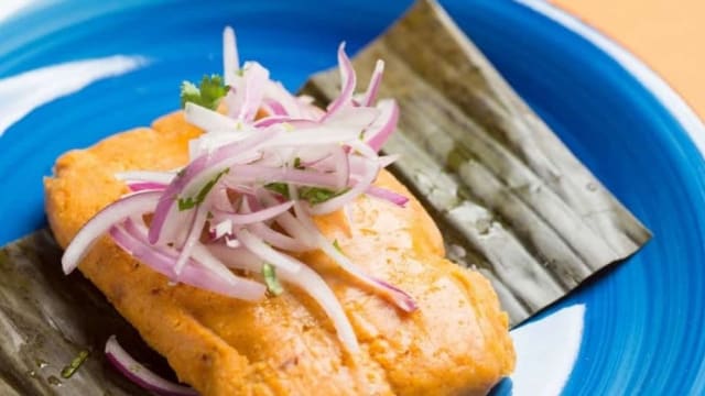 Tamal peruano  - PISCO Y TAPA