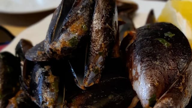 Impepata Di Cozze - Osteria Cadevilla, Genoa