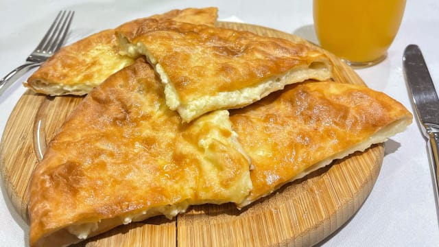 Khachapuri imeruli /cuisine géorgienne, préparation :15 min/ - Dostoïevski, Strasbourg