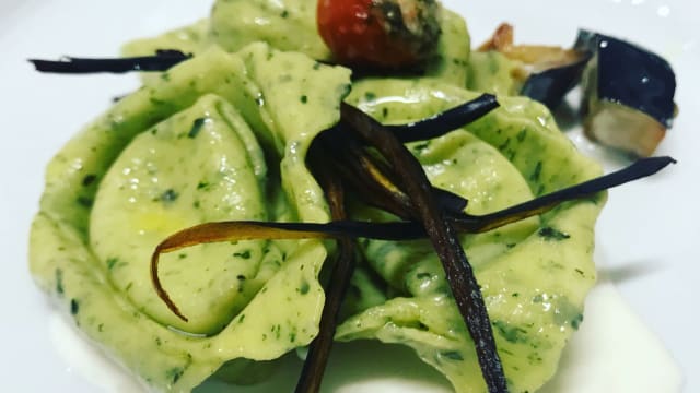 Tortellone con sfoglia al basilico e cuore di burrata  - Masseria Valente