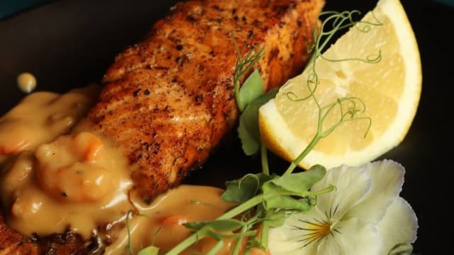 Salmon steak with shrimp sauce - Sonya , The Hague