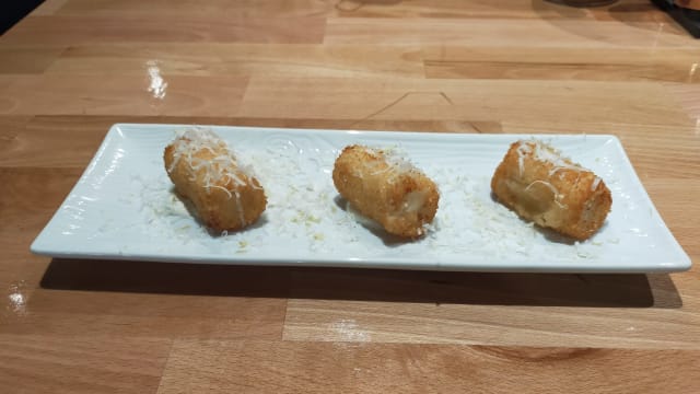 Croqueta de Parmesano (unidad) - Bar Eixample, Barcelona