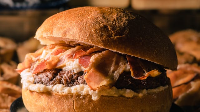 Testaccino - Cheburger di Cherubini dal 1966, Rome