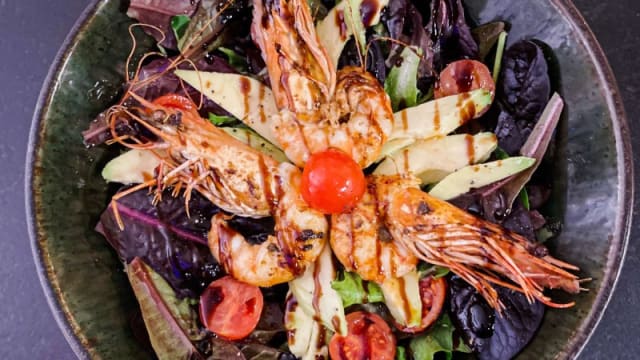 SALADE AVOCAT & GAMBAS - Perlamatta, Paris