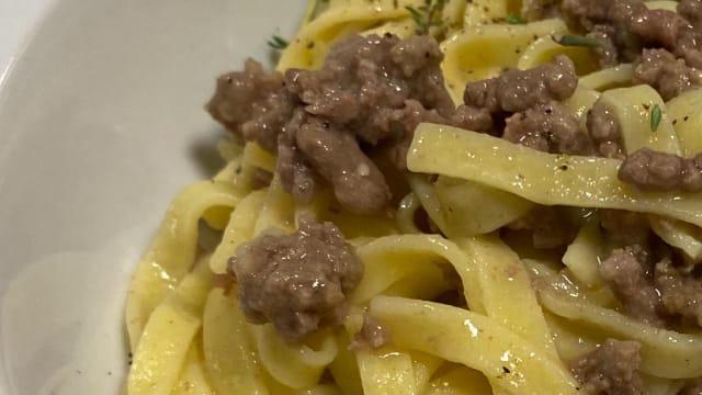 Tagliatelle al ragu’ bianco di chianina locale - Hortus Natural Living, Todi