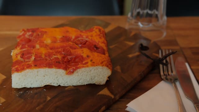 Focaccia Rouge - Il Boccone, Paris