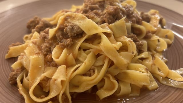 Tagliatelle al ragù - Cà Rundèl