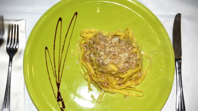 Tagliatelle fatte in casa con ragù delle nostre anatre - Agriturismo Il Casale delle Ginestre, Rome