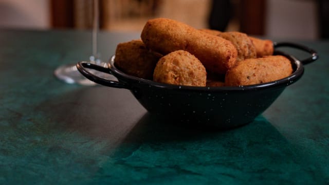 Tasting of  meat balls "polpette" ( meat/ vegetables or legumes / with bread) - Filippo de Raho - Il ristorantino