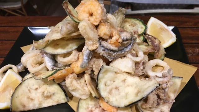 Fritto di gamberi calamari e verdure - Da Ciarro