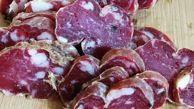 Tagliere di salumi produzione propria - Agriturismo La Massaria