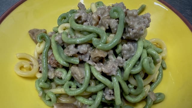 Gramigna paglia e fieno salsiccia e funghi porcini - Osteria Vini d'Italia 1954