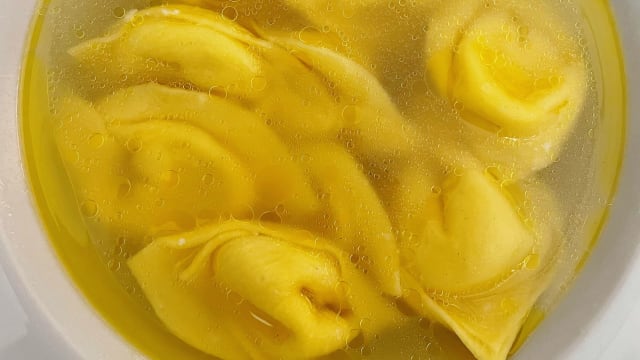 Cappelletti in brodo di cappone - L'Osteria de Burdèl