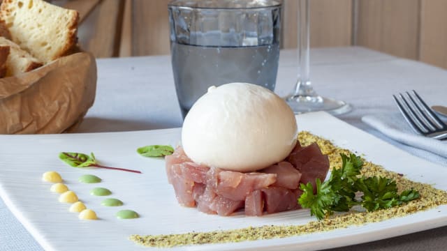 Tartare di tonno con burratina - Mare in Pasta Darsena - Enoteca di Mare, Milan