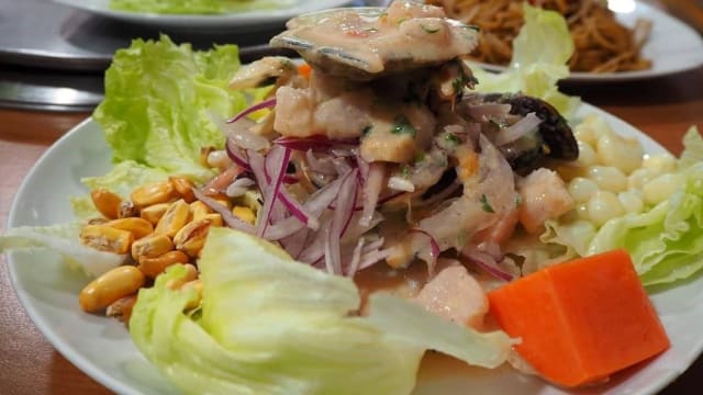 Ceviche mixto - Huacatay