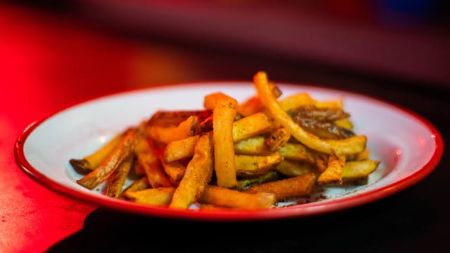 Cajun fries 200gr - Soda Bus, Barcelona