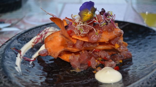 Mille feuille di patate dolci con tartara di tonno - Terrazza Moro, Taormina