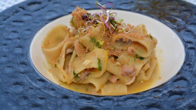 Calamarata di pasta fresca - Terrazza Moro, Taormina