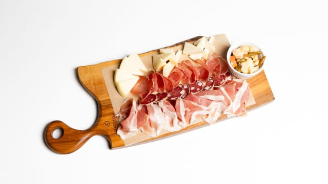 Tagliere di Salumi e formaggi locali - Mammamia Pizza & Fun, Riccione