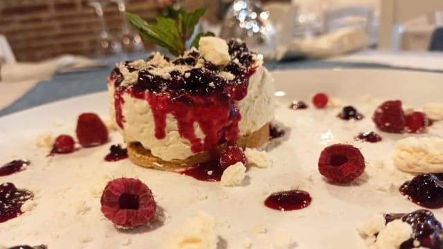 Ricciola scottata in piastra  - Il Cortile - Ristorante Di Pesce, Genzano Di Roma