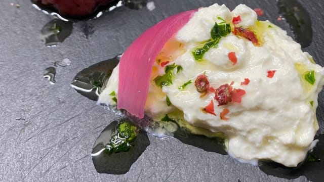 Coscia Di Fassona Battuta Al Coltello, Stracciatella Di Bufala E Pepe Rosa - Palazzo K