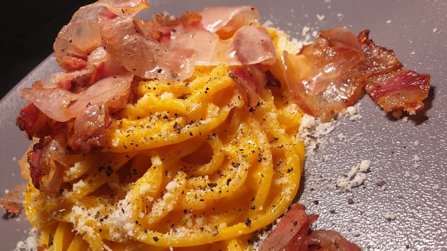 Spaghettone alla carbonara top - La Piola di via Piol