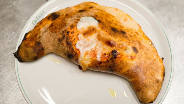 Calzone - Da Enzo, Paris