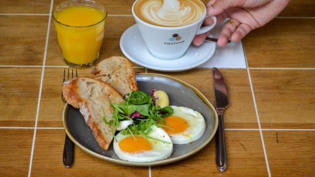 Petit-déjeuner : (du lundi au vendredi) - Coutume café Poissonnière