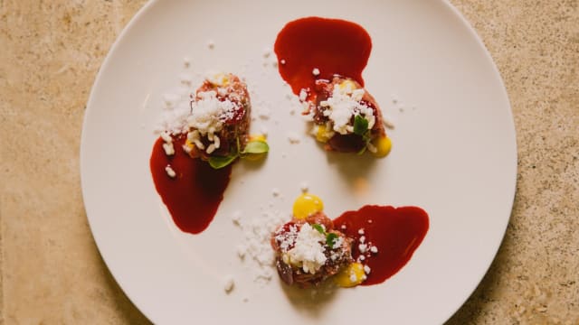 Beef tartare, pickled red turnip, mustard mayo, puffed rice and fake podolico cheese - ERA CONVIVIAL CAVE RESTAURANT, Matera